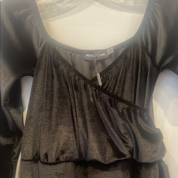 Elegant Black velvet new with tags Dress by prettylittlething - Picture 2 of 3